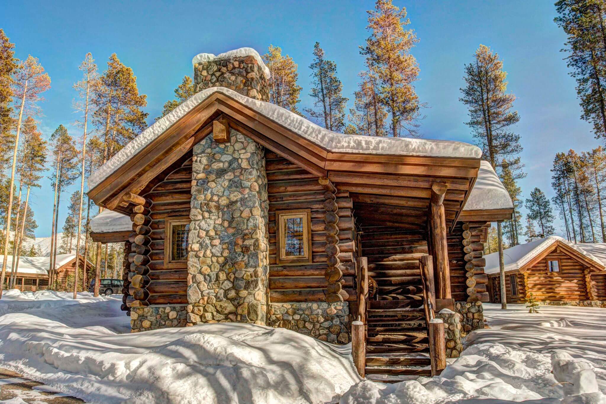 The Art of Selling Your Two-Bedroom Cabin:  A Guide to Captivating Customers